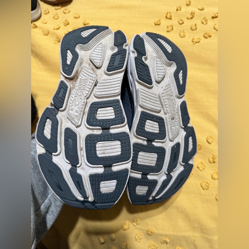 HOKA Running Shoes One One - Picture 5 of 9
